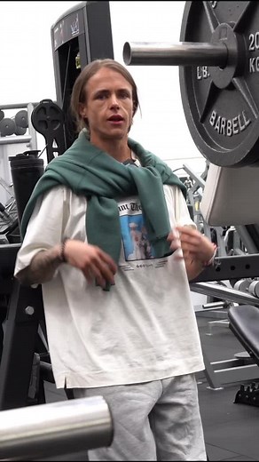 Full workout is up ok the red button 😉 #trainingtips #gymtok #girlswholift