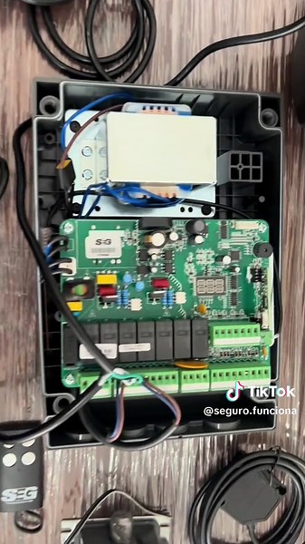 Equipo Pivus ABAT 400 para Portones Abatibles