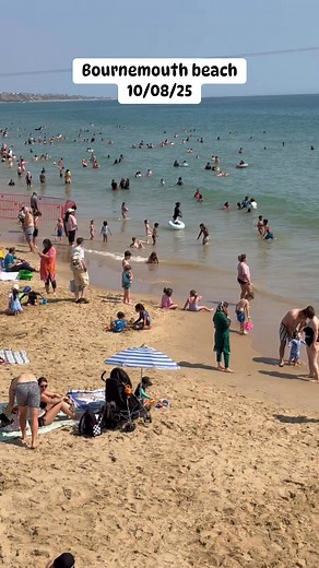 Sunday Bournemouth beach #bournemouth #bournemouthbeach #sunday #weekend #beachvibes #beachday #travelphotography #dorset #dorsetcoast #BCPCouncil #bcp | The Placei'vebeen