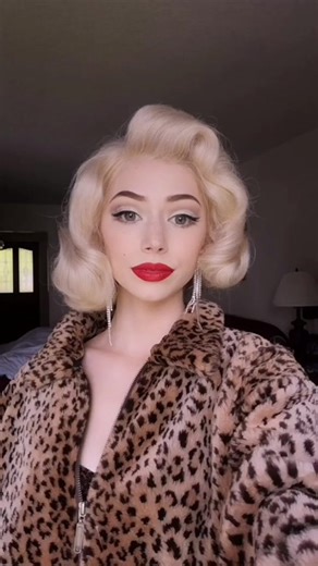 Pinup pixie (@pinuppixie)’s videos with Original ShelbyxJulia - ShelbyxJulia