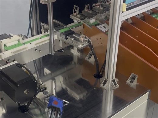 18650&21700系列通用10通道分选机，每小时可测试配组电芯4000支左右[得意]