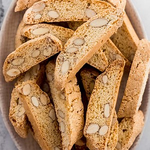 Cantucci (Italian Almond Biscotti)