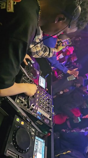 Live Transition of Not Like Us by KyoticTransitions
