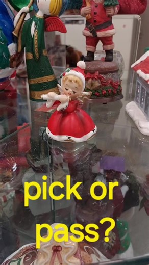 1950s Napco ❤️ #thrifting #thrift #thriftstorefinds #vintagestyle #vintagefinds #vintagechristmas #christmasdecor #homedecor | Art GaLaur Vintage Co