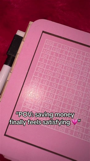 This modern wooden savings jar with target counter is honestly making me want to save. Pink, portable, durable — and watching the numbers go up is way too motivating. Would you use this for bills, treats, or a big goal? 👀💸 #TikTokMadeMeBuyIt #SavingMoney #MoneyGoals #PinkAesthetic #CashSavings