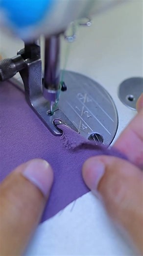 Rolled Hem Foot Tutorial: Sew Clean, Elegant Narrow Hems This video teaches you how to sew stunning rolled hems with ease using the rolled hem foot. Perfect for delicate clothing, scarves, ruffles, and decorative details, the rolled hem adds a refined touch that elevates any piece. I’ll show you how to control the fabric, maintain even tension, and avoid common mistakes like twisting or stretching. You’ll also get helpful tips for starting the hem smoothly so the roll forms cleanly inside the fo