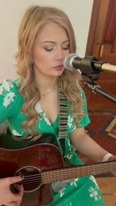 Here is ‘The Voyage’ by Johnny Duhan. Well known from Christy Moore’s version, its a beautiful song about the making of a family 💚👰 #weddingsinger For bookings or queries please fill out ‘contact form’ on meadhbhwalshmusic.com | Meadhbh Walsh Music