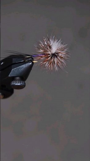 Super Easy Parachute Fly Tie. Don't whip finish around the post.