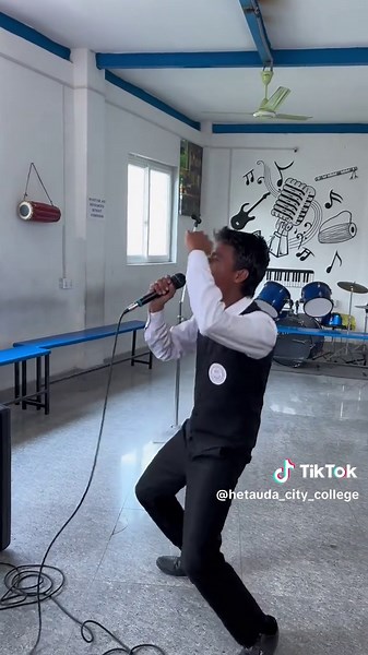 durgesh Thapa in HCC #hetaudacitycollege #durgeshthapa #dusman