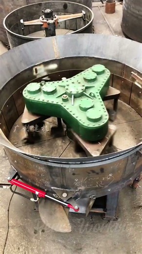 Inside the scraper and core agitation assembly of a high-viscosity mixer