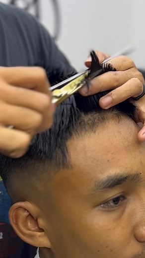 💈Simple Haircut Scissors blunt Cut tutorial💈💇🏻‍♂️✅ #fypreels #explorepage #barber #education #barbershop #hairstylist #HairCut #hairstyle #asmr #fblifestyle | Usnii Whandii Boot