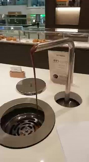 Chocolate Dispenser and Melter Machine Overview