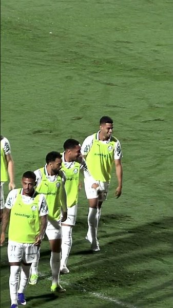 OS GOLS DO LÍDER NO TRIUNFO SOBRE O VITÓRIA NO BRASILEIRÃO