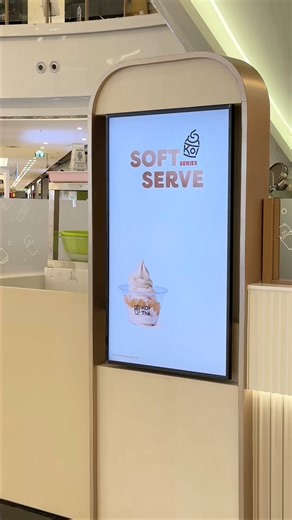KOI Thé สาขา Central Pinklao 🎉 กลับมาเปิดแล้วน้า~ ✨ กลับมาพร้อมเสิร์ฟเมนู🍦" Soft Serve " ให้ทุกคนได้ลองกันแล้ววว มาลิ้มรสชานมที่เปลี่ยนไปอยู่ในถ้วยของไอศกรีมกัน! แนะนำ: 🍦 Golden Bubble Milk Tea Soft Serve 🍦 Biscuit Golden Bubble Milk Tea Soft Serve ☺️ สัมผัสความหวานมัน หอมกลิ่นชา Assam Black Tea ของรสชานม Signature 🌱 ~ 📍 Central Pinklao ชั้น G 🕙 เปิดให้บริการทุกวัน 10.00 - 22.00น. #KOIYourDailyBeat #KOITheThailand | KOI Thé Thailand
