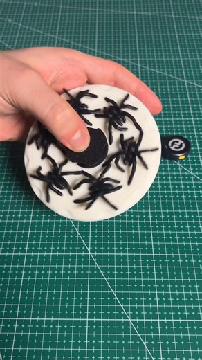 Enzo 3d Studio on Instagram: "30 günde 30 ürün serimizin 21. gününde efsane bir stres çarkı bastık! 😎🕷️ #3d #3dprinting #3dyazıcı"