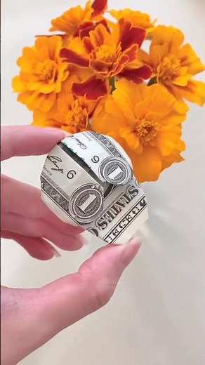 How to make a dollar skull 💀 #halloween #fallintoshorts