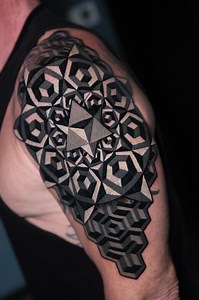 Cover up tattoo with opaque greys! Mixed them using Allegory ink. I think this same technique can be applied to color tattoos and pretty much and cover up! Endless possibilities really, and honestly I wouldn’t have thought of it if I hadn’t been painting a bunch recently, so can’t recommend enough doing physical art and not just on the iPad 🫡 #coverup #coveruptattoos #geometrictattoos #houstontattooartist #opaquegrey | Wesche Tattoo