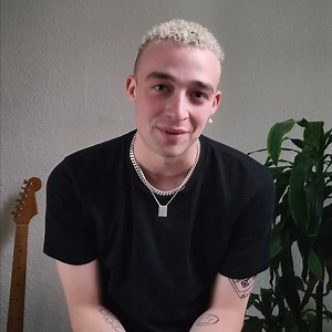 Hey Philippines, it's Maximillian! I will be performing for you guys on the night of my debut album release this Friday, 29 Oct so register now on the link to get a chance to win access, see you all very soon! https://live.umusic.com/phmiumaximillian | Maximillian