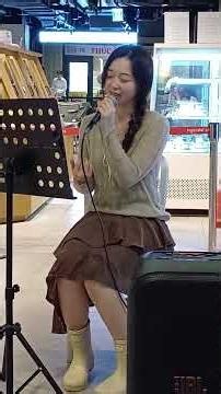 Holy Forever Cover - Singer-Songwriter Leel - Dongdaemun Hyundai Outlet Busking