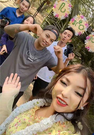 ROSELLE LI သည် TikTok ပေါ်တွင် ရှိသည်