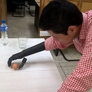 Pulse sensor to actuate a Robotic Hand