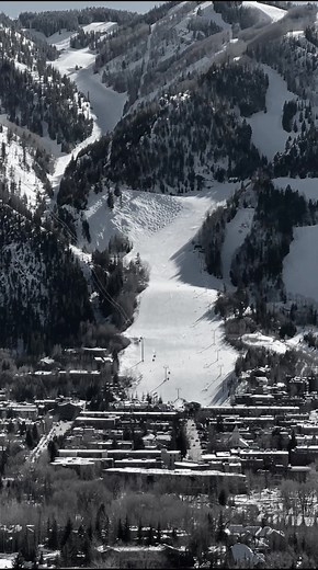 Gearing up for another weekend in Aspen! For what to do this weekend, tap the link below. 🎥: @taewestcott https://bit.ly/3OteRRJ | Visit Aspen