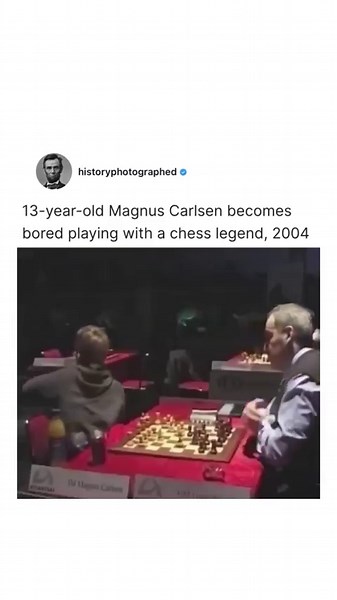 The young Magnus Carlsen went up against the former world champion in a game at the Reykjavic Rapid 2004 tournament. The young prodigy had come close to beating Garry Kasparov in that game before the latter used his experience to escape with a draw ♟️ Follow us @historyphotographes for more ❤️ | History In Pictures