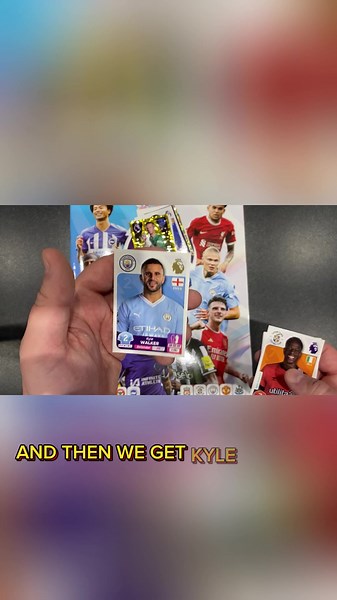 Opening another Packet of Panini Premier League 2024 stickers The journey to a complete binder for the Panini Premier League 2024 Sticker collection continues as we get 5 more chances to tick off some needs for the collection #panini #premierleague #plstickers #premierleaguestickers #paninifootball #paninipremierleague #epl #footballstickers #gotgotneed #newcollection