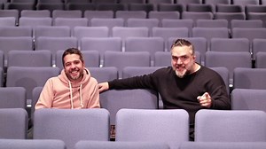 Voici enfin le titre et l’affiche officielle de notre sixième spectacle! On se voit bientôt dans une salle près de chez vous.🥳 Pour les dates : dominicetmartin.com | Dominic et Martin