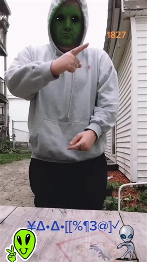 TikTok is fun #tiktokdance #dancingalien #alien #ufo #humans #hi #thiswhatido #friends #willyoubemyfriend