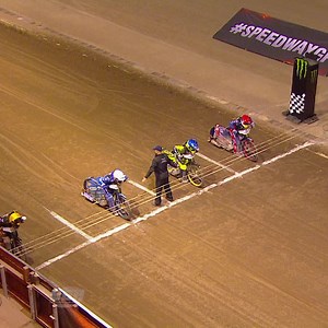 The World Championship title race is on! 🤩 Artem Laguta picked up a BIG win in Togliatti with this impressive ride 👏 | FIM Speedway Grand Prix