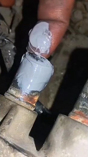 Here's how to apply sealer glue to install radiator hoses#shorts
