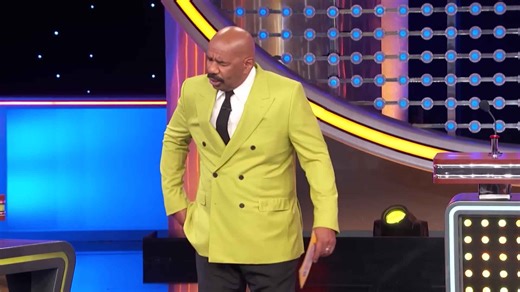 8 things people might do with their eyes open or closed.