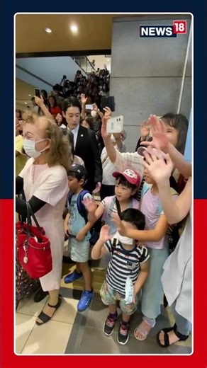 PM Modi Receives A Heartfelt Welcome From Japanese Residents At Sendai Station | India-Japan | N18S