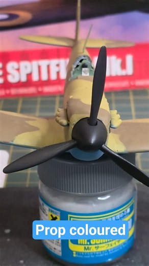 Prop and spinner painted! Airfix SUPERMARINE SPITFIRE Mk.1 (A05126B)