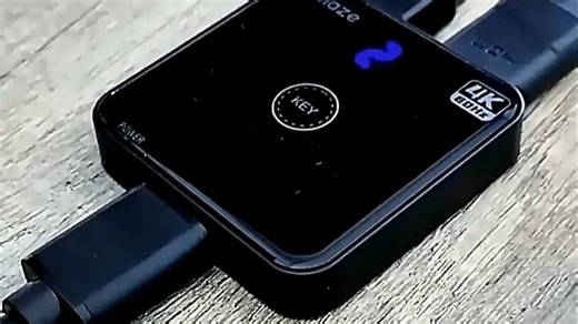 告别频繁拔线，它让一个显示器在两台电脑间自由切换