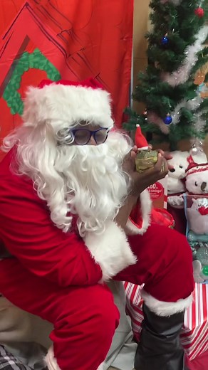 Come along with us to @PetSmart for our annual santa photo!! #frog #christmas #petsmart #JBLGreekOut #fyp