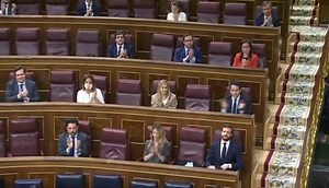 138K views · 6.8K reactions | Pablo Casado en la Sesión de Control: "¿Qué responsabilidades va a asumir el Gobierno por haber purgado a un coronel intachable de la Guardia Civil por negarse a incumplir la ley y poner en conocimiento del Ministerio y de su Gobierno las averiguaciones por sus posibles responsabilidades penales?" | Partido Popular | Facebook