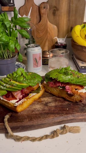 🥑🥓Bruschetta Avocat Bacon🥓 🥑 #recette #recipe #food #tiktokfood #pourtoi #fyp #tiktokacademie #avocadotoast #avocado