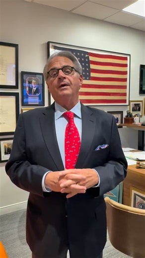 It’s your Friday reminder to register for next week’s Women’s Business Network Luncheon. As we celebrate Small Business Month, this session will bring essential insights every business owner should know. Michelle White, Partner at @algolawfirm, will lead a focused Small Business Legal Clinic covering: 🤖 AI in today’s legal landscape 📋 1099 vs. W2 classifications 🖋️ Contracts, non-competes, and key compliance essentials 📅 Tuesday, Nov. 18 | 11:30 a.m. 📍 @thesishotelmiami 💲 $55 Members | $65