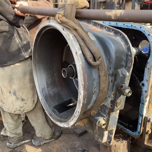 How Road Roller Transmissions Fail and Get Rebuilt | Machine & Technology