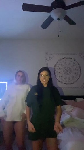 Back at it, welcome to drunk tiktok *Peep Ashleigh in the back😂* #WeWinTogether #comedy #fyp #halloweenlook