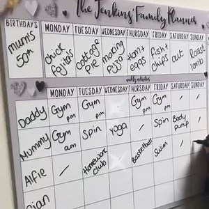 Do you need a hand getting your families endless activities organised throughout the week?? This is perfect 👌 Available with any text on the top and up to 6 rows on the bottom chart! 2 sizes also available ☺️ >> https://www.madewithloveandsparkle.co.uk/weekly-wall-planner.html | Mrs Tanya O'Neill