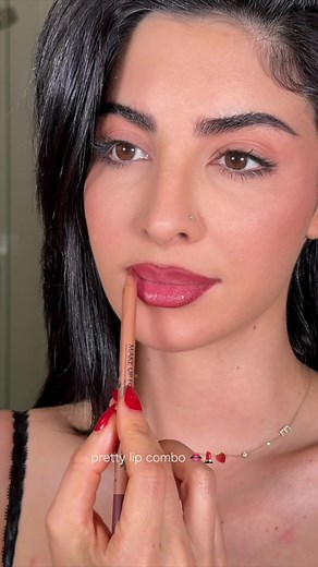 Smooth Lips Lip Combo Tutorial with Elwa Saleh