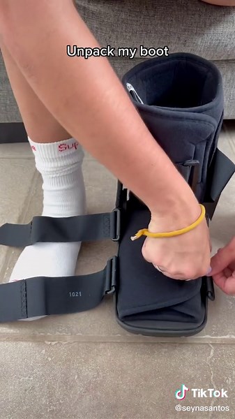 Orthopedic Boot Unboxing and Lisfranc Injury Explanation