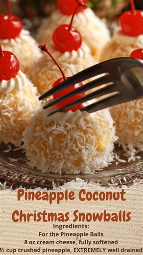 Pineapple Coconut Christmas Snowballs | Cakecrafted Recipes