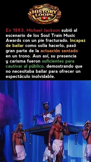 Aunque permaneció sentado en una silla, logró encender al público.