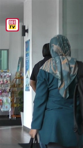 Kaunselor eHati menangis di mahkamah, mengaku dedah anggota badan didenda RM4,000 Kaunselor program motivasi rumah tangga eHati menangis ketika rayuan di Mahkamah Tinggi Syariah di Shah Alam, hari ini, atas kesalahan mendedahkan anggota badan sehingga menyebabkan agama Islam dipandang hina, September tahun lalu. Berita penuh: https://www.bharian.com.my/berita/nasional/2025/11/1476858/kaunselor-ehati-menangis-di-mahkamah-mengaku-dedah-anggota-badan | Berita Harian Online