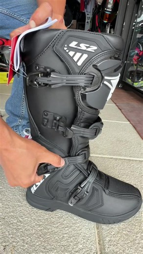 Botas para moteros en Costa Rica: Garden Plaza San Rafael