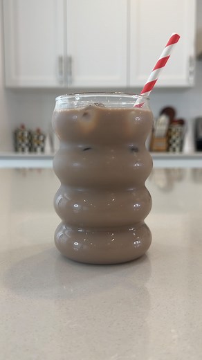 One peppermint mocha dirty Diet Coke on the rocks please and thank you 🎅🏼🎄❄️ • • • #christmas #dirtysoda #dietcoke #christmastime #christmasvibes #recipe #drinks #asmr #satisfying | caitliniola